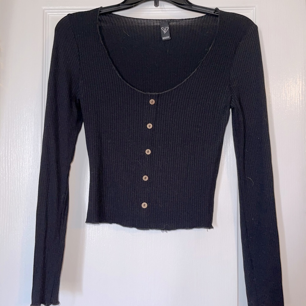 Scoop neck black long sleeve